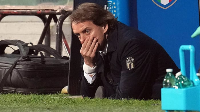 Roberto-Mancini-Italy-Disappointment