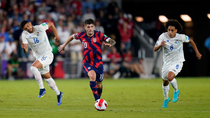Christian Pulisic dribbling vs.  Panama in the USMNT's win