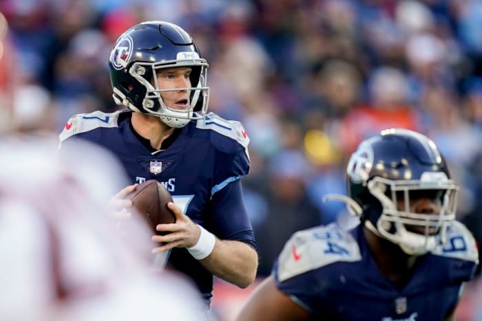 Tennessee Titans quarterback Ryan Tannehill (17) looks for a receiver during the first quarter of an AFC divisional playoff game at Nissan Stadium Saturday, Jan. 22, 2022 in Nashville, Tenn.