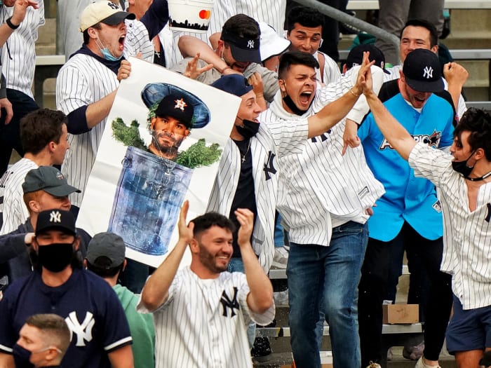 Yankees fans celebrate altuve trashcan