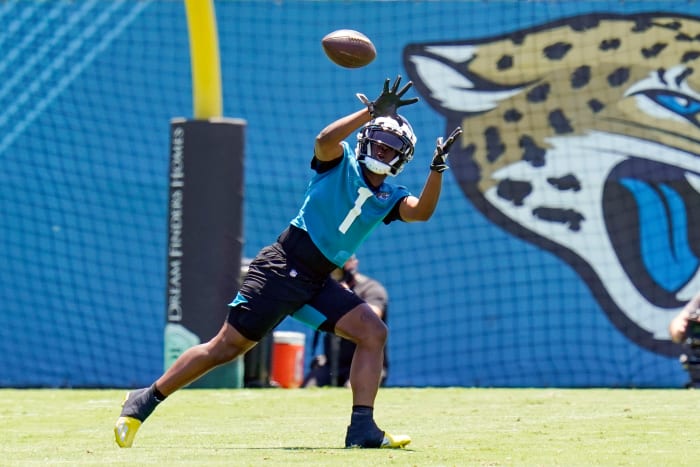travis-etienne-jaguars-wide-receiver