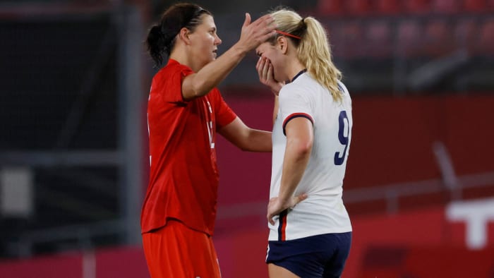 Christine Sinclair of Canada and Lindsey Horan of the USWNT