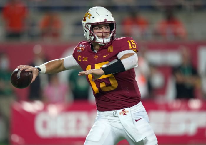 Brock Purdy throws a pass in his final collegiate game at Iowa State