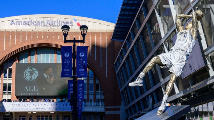 A general view of the statue by sculptor Omri Amrany honoring former Dallas Mavericks forward Dirk Nowitzki before the game between the Dallas Mavericks and the Los Angeles Lakers American Airlines Center.