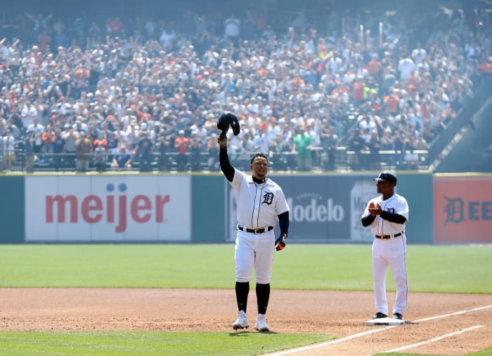 Detroit Tigers DH Miguel Cabrera celebrates his 3000th career hit.