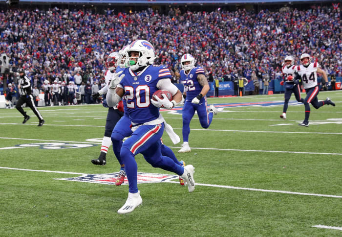 Bills returnee Nyheim Hines had two kickoff return touchdowns against the Patriots in Week 18.