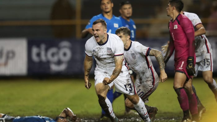 Jordan Morris scores the USMNT’s game-tying goal in El Salvador