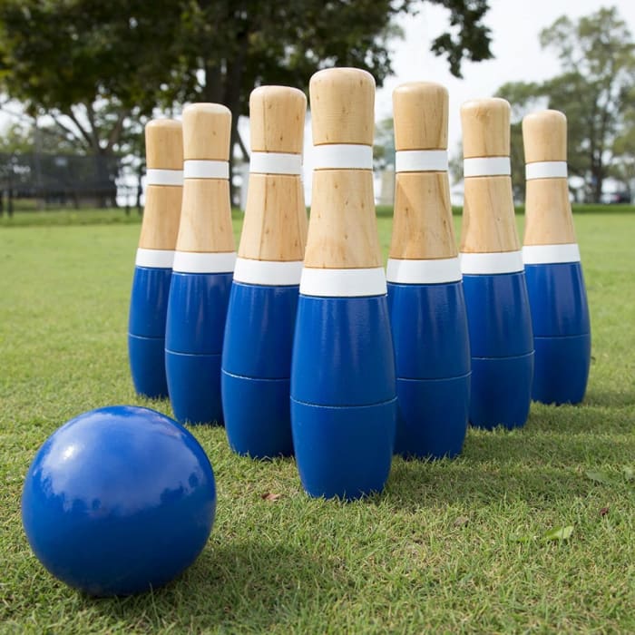 backyard bowling game