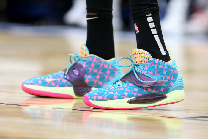 Brooklyn Nets forward Kevin Durant wore the Nike KD 14 shoes against the New Orleans Pelicans on November 12, 2022.