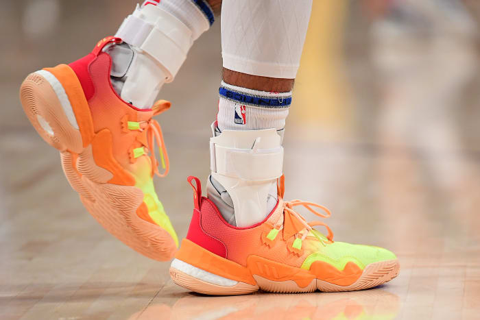 Atlanta Hawks guard Trae Young wears Adidas Trae Young 1 'Sunset' sneakers against the Los Angeles Lakers on January 7, 2022.
