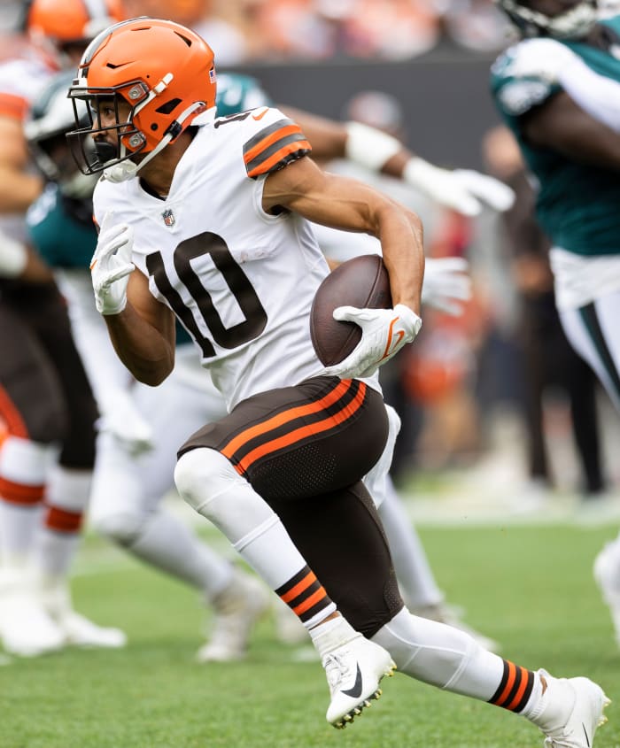 August 21, 2022; Cleveland, Ohio, USA. Cleveland Browns wide his receiver Anthony Schwartz, 10, will run the ball in the first quarter against the Philadelphia Eagles at FirstEnergy Stadium. Required Credit: Scott Galvin-USA TODAY Sports