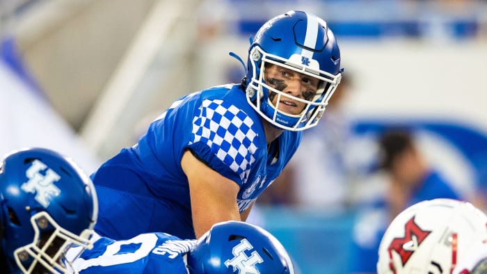 Kentucky QB Will Levis gets ready for the snap