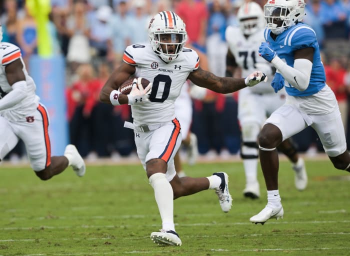 10/15/22;  Oxford, MS, USA;  Koy Moore (0) carries Auburn with Ole Miss