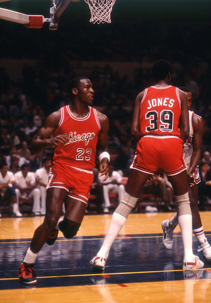 On this date: Michael Jordan makes his NBA debut for the Chicago Bulls