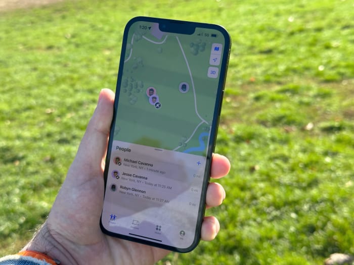Send Location Via Satellite iPhone 14 Plus