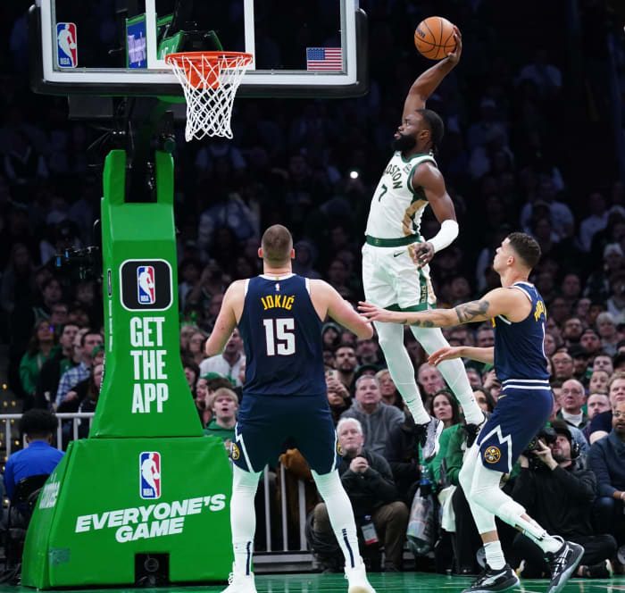 jaylen brown dunk