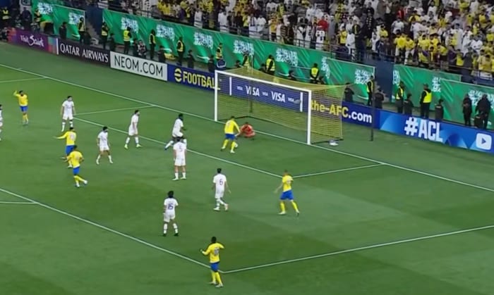 Cristiano Ronaldo produces horror miss from 3 yards vs. Al Ain Futbol