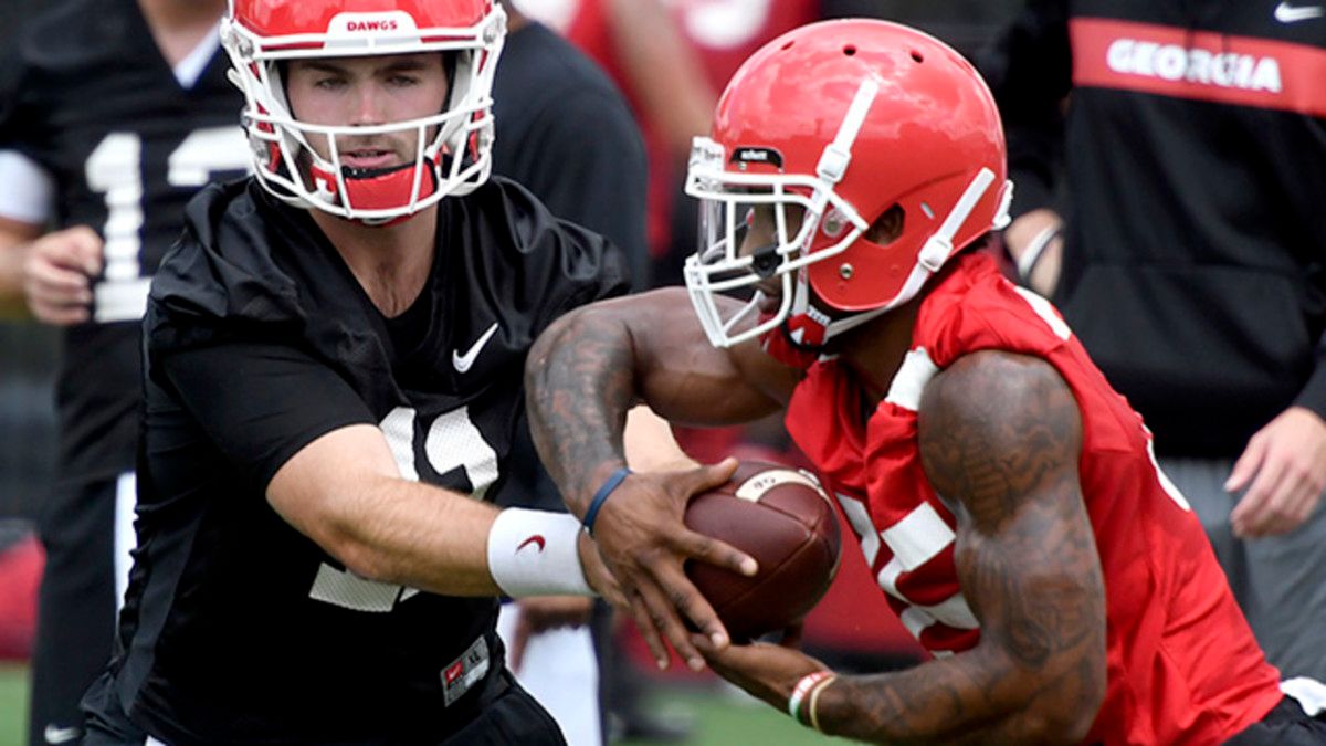 Fromm hands off to Herrien