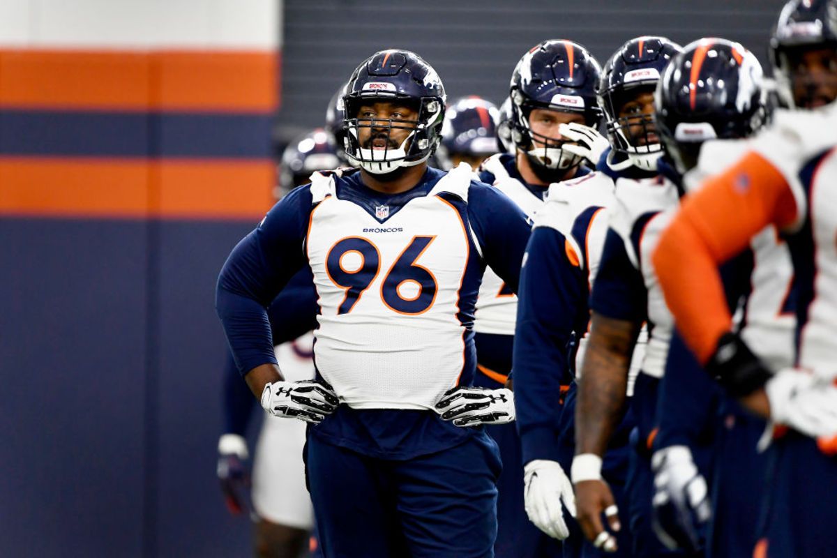 Shelby Harris at Denver Broncos training camp practice.