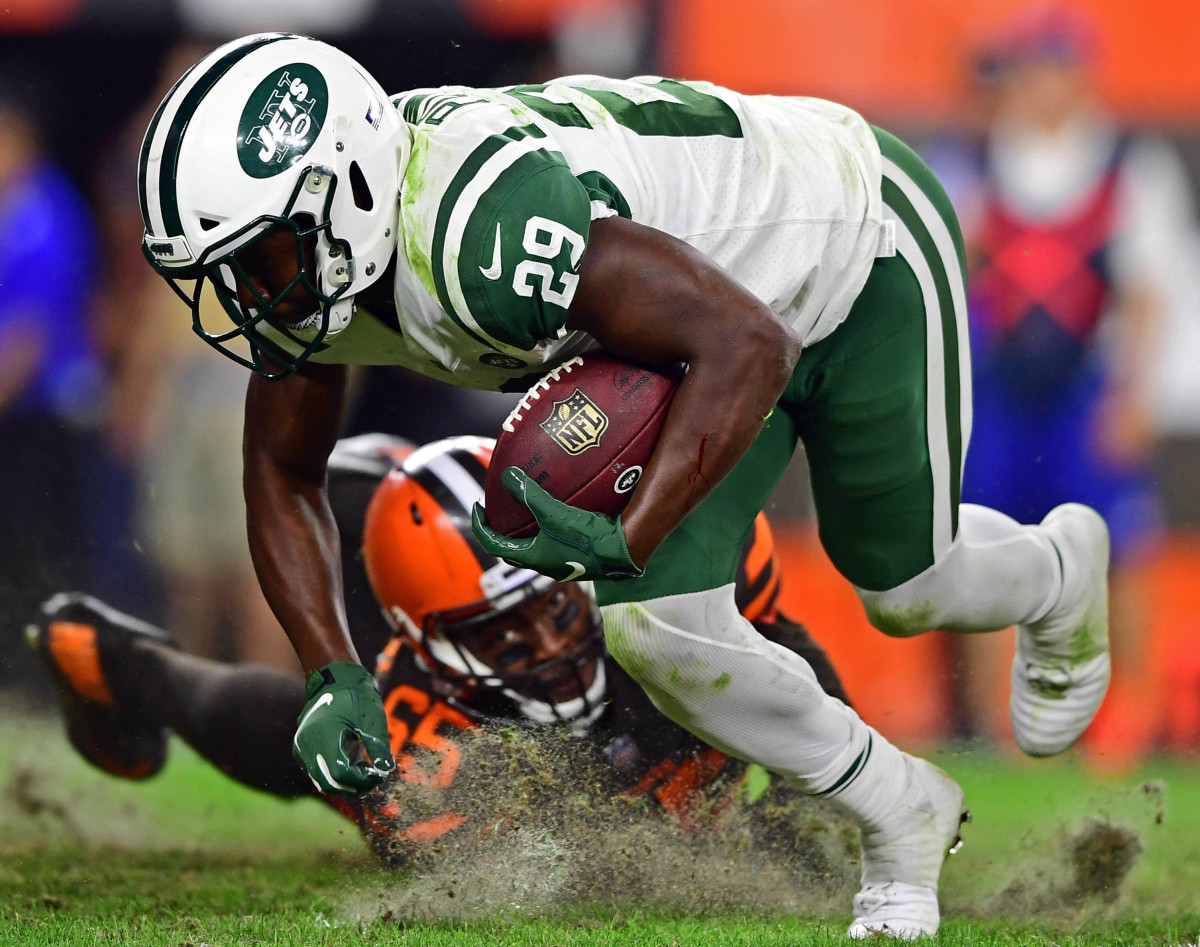 Sep 20, 2018; Cleveland, OH, USA; New York Jets running back Bilal Powell (29) runs the ball during the second half of a game against the Cleveland Browns at FirstEnergy Stadium. Mandatory Credit: David Dermer-USA TODAY Sports