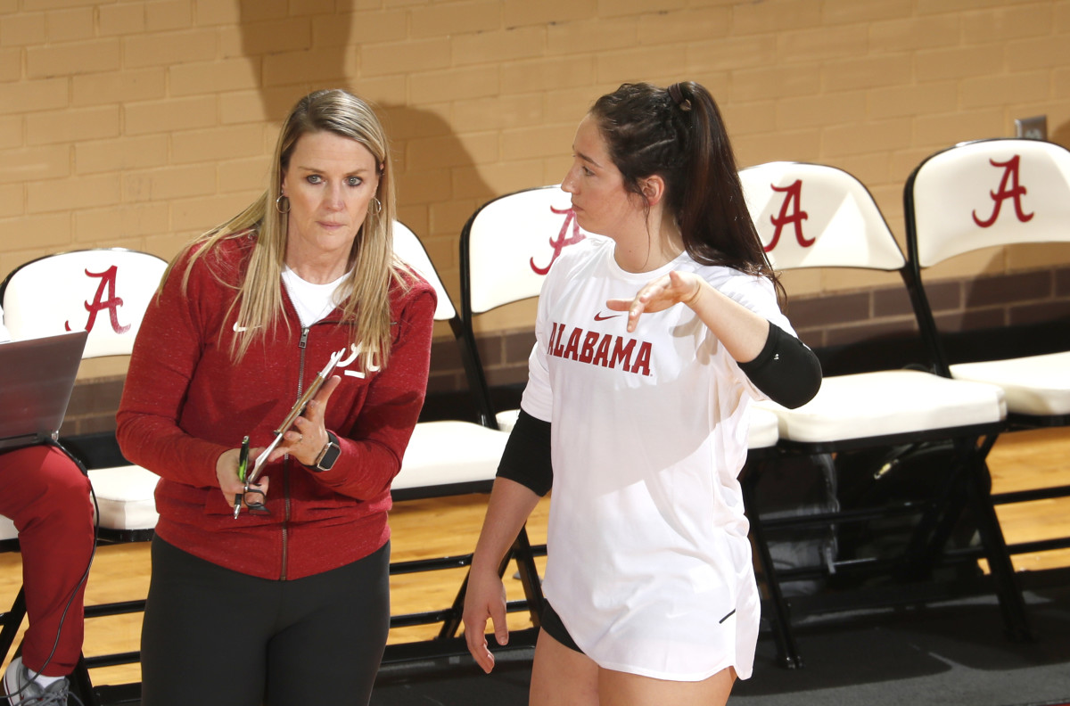 Alabama volleyball coach Lindsey Devine