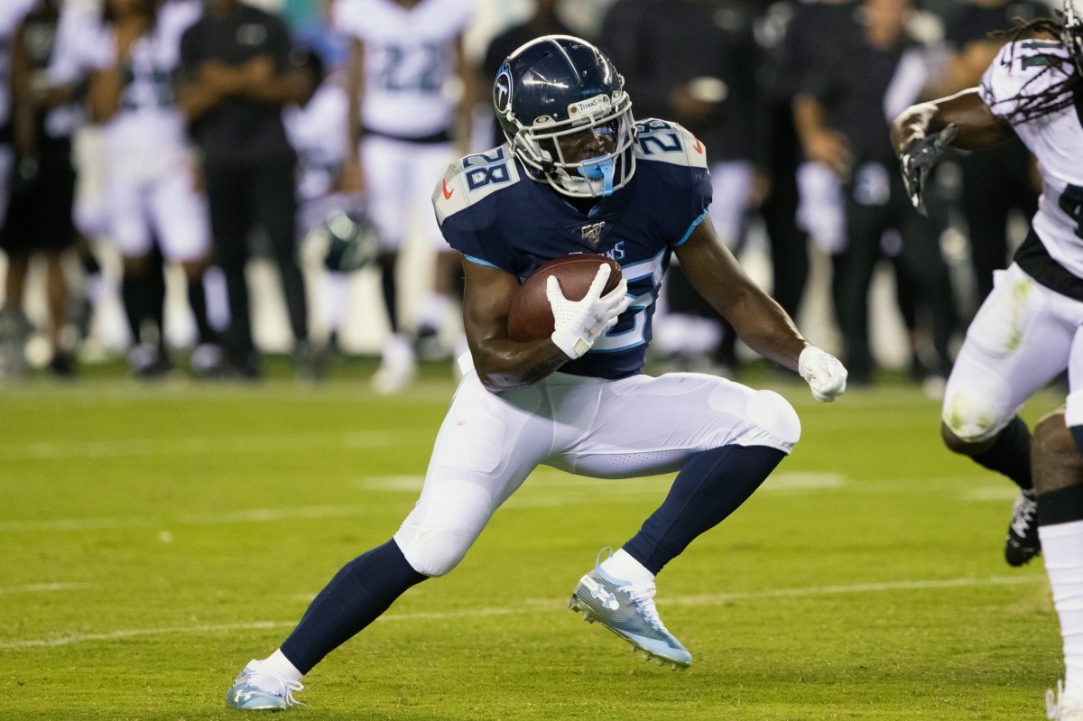 Tennessee Titans running back Dalyn Dawkins (28) runs the ball against the Philadelphia Eagles during the third quarter at Lincoln Financial Field.