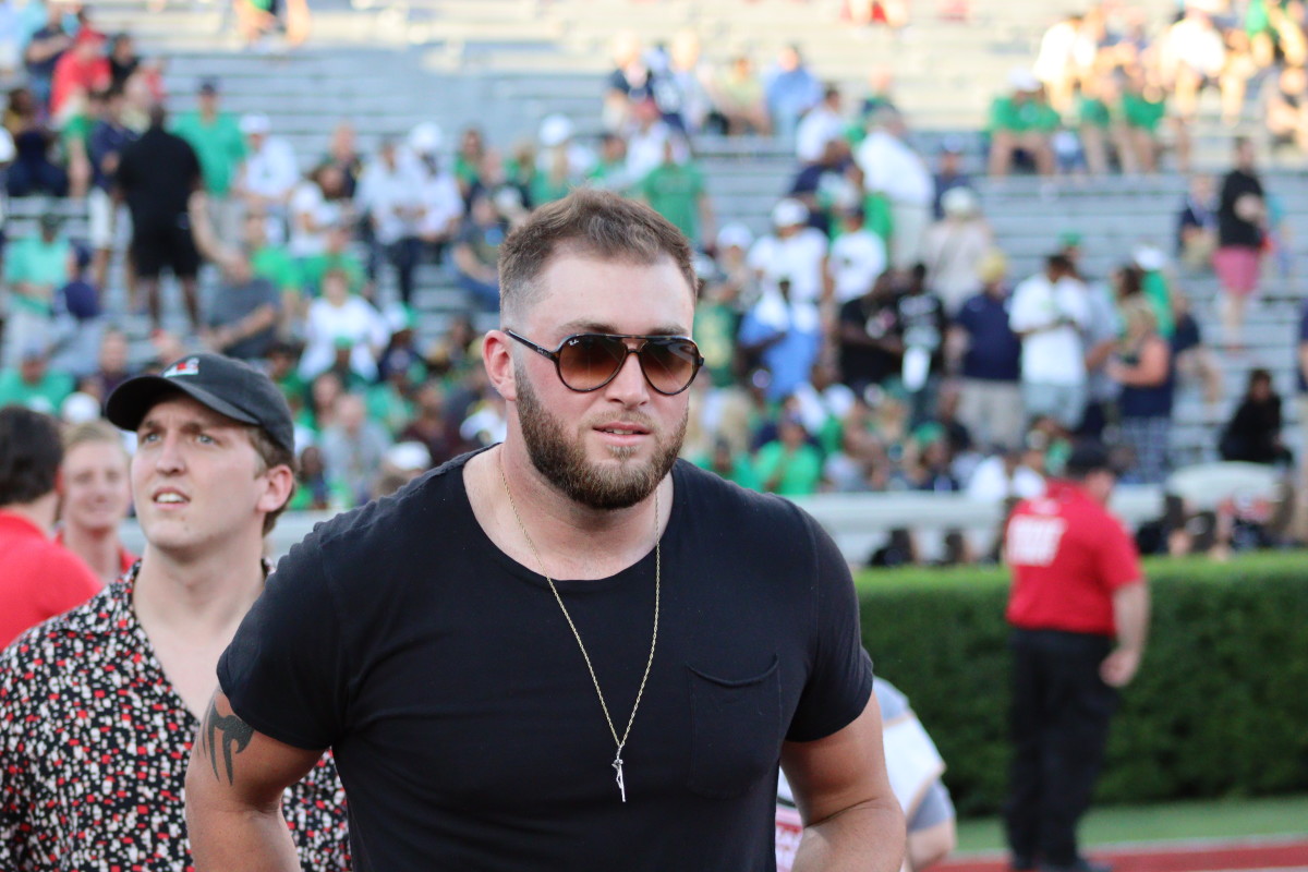Isaac Nauta hanging out on the sidelines prior to kickoff.