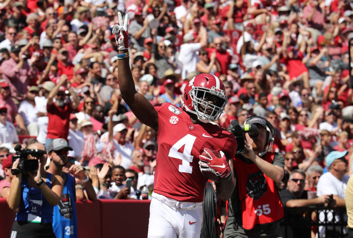 Jerry Jeudy celebrates a touchdown against Southern Miss