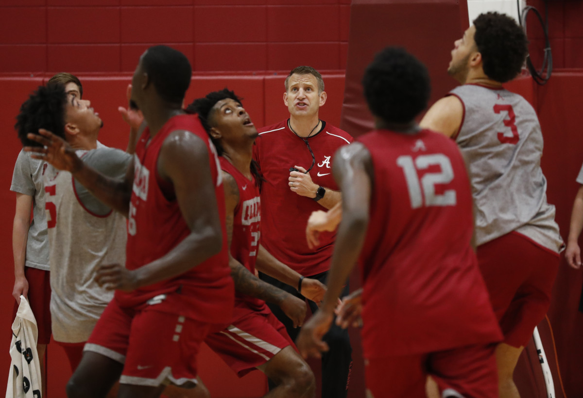 Alabama holds its first official basketball practice under Nate Oats