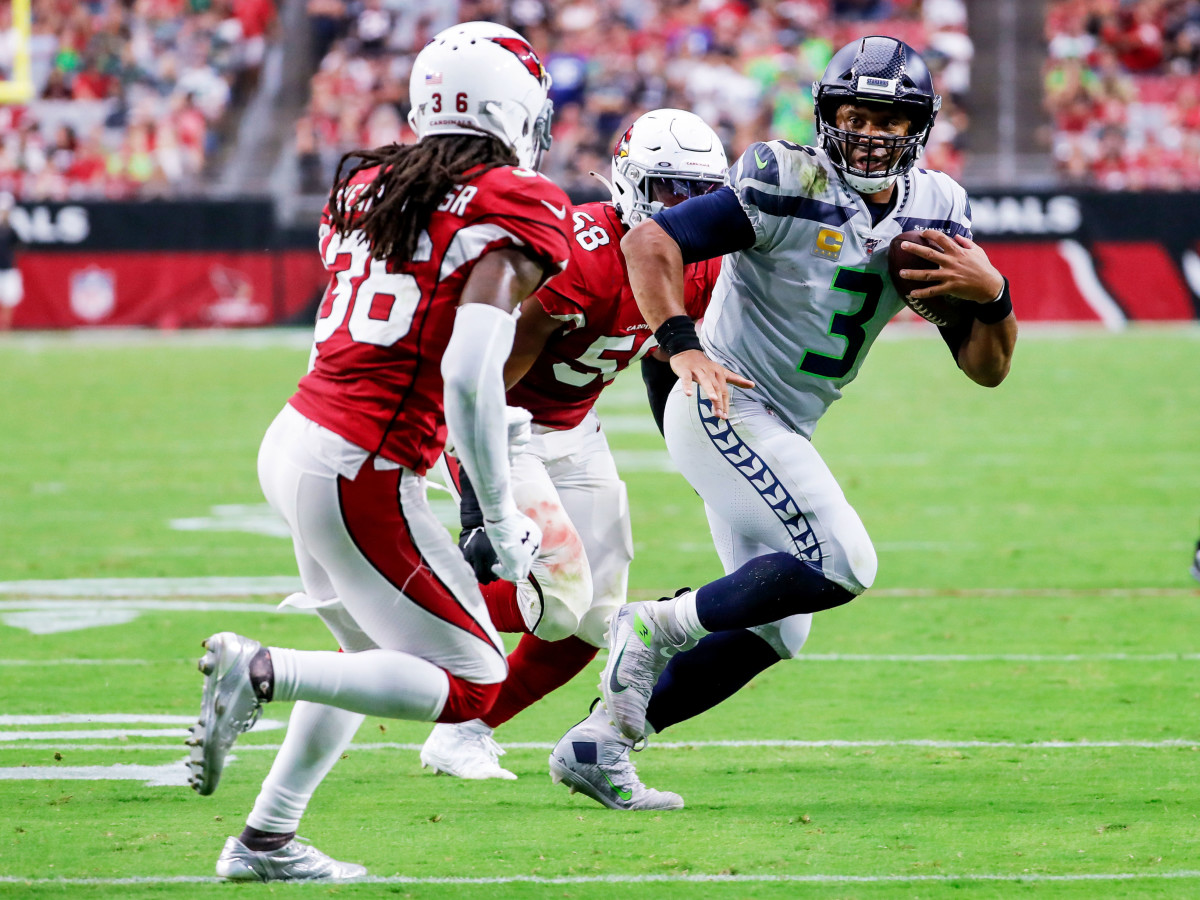 GLENDALE, AZ - SEPTEMBER 29: Seattle Seahawks quarterback Russell Wilson (3) runs the ball during the NFL football game between the Seattle Seahawks and the Arizona Cardinals on September 29, 2019 at State Farm Stadium in Glendale, Arizona. (Photo by Kevin Abele/Icon Sportswire via Getty Images)