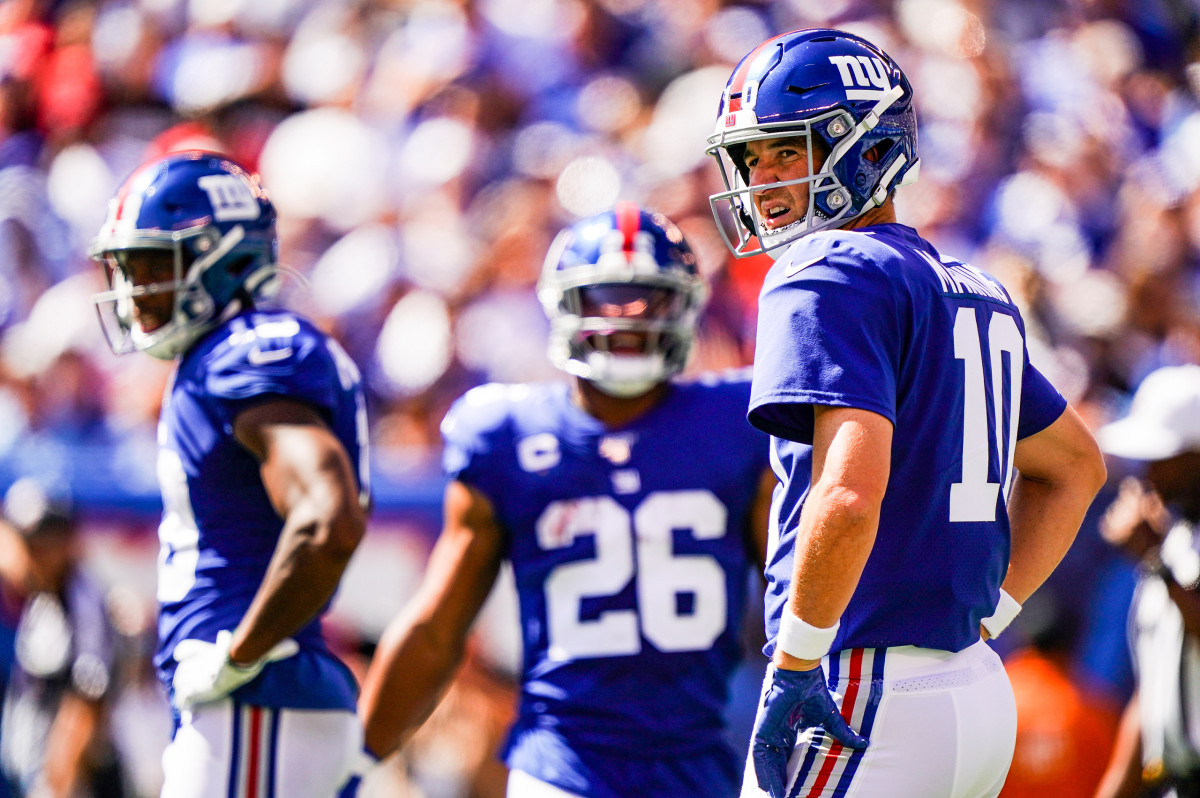Eli Manning benched for Giants
