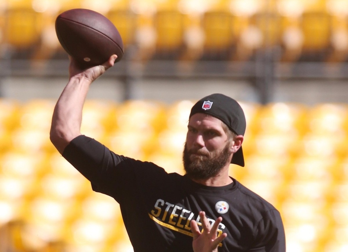 Pittsburgh Steelers quarterback Zach Mettenberger (18) warms up before playing the New England Patriots at Heinz Field.