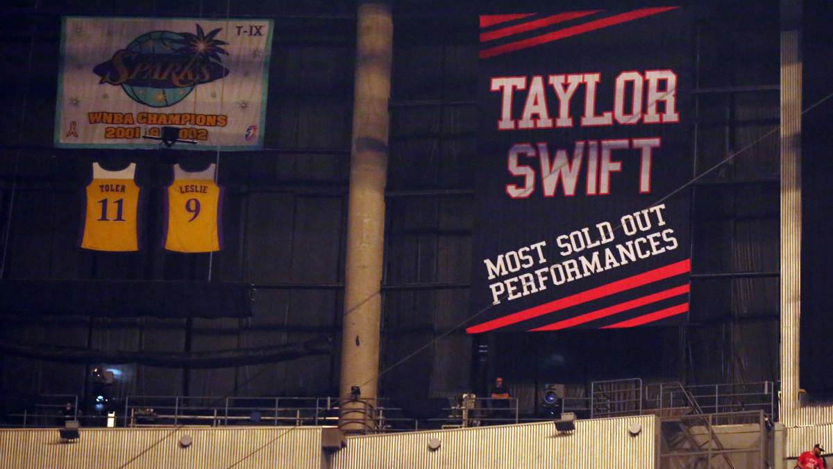 taylor-swift-banner
