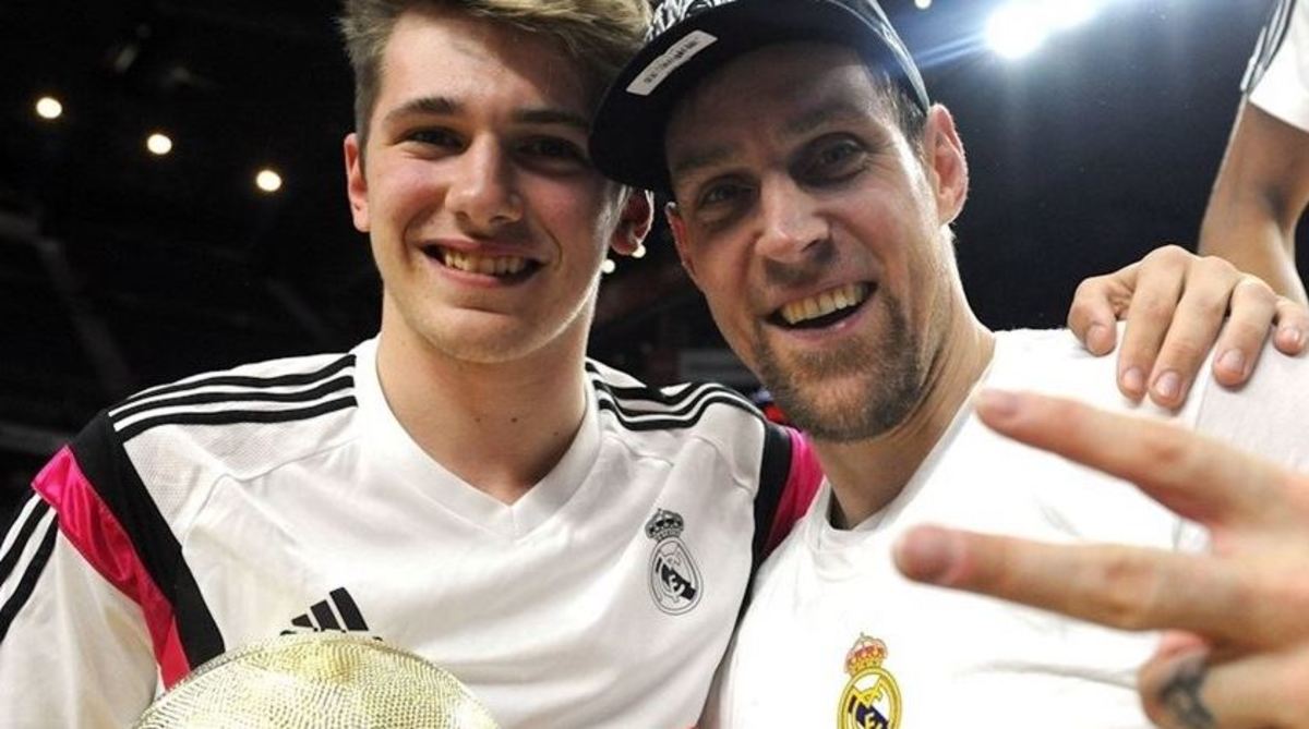luka-doncic-and-andres-nocioni-mvp-s-real-madrid-champ-euroleague-2014-15-final-four-madrid-2015-eb14