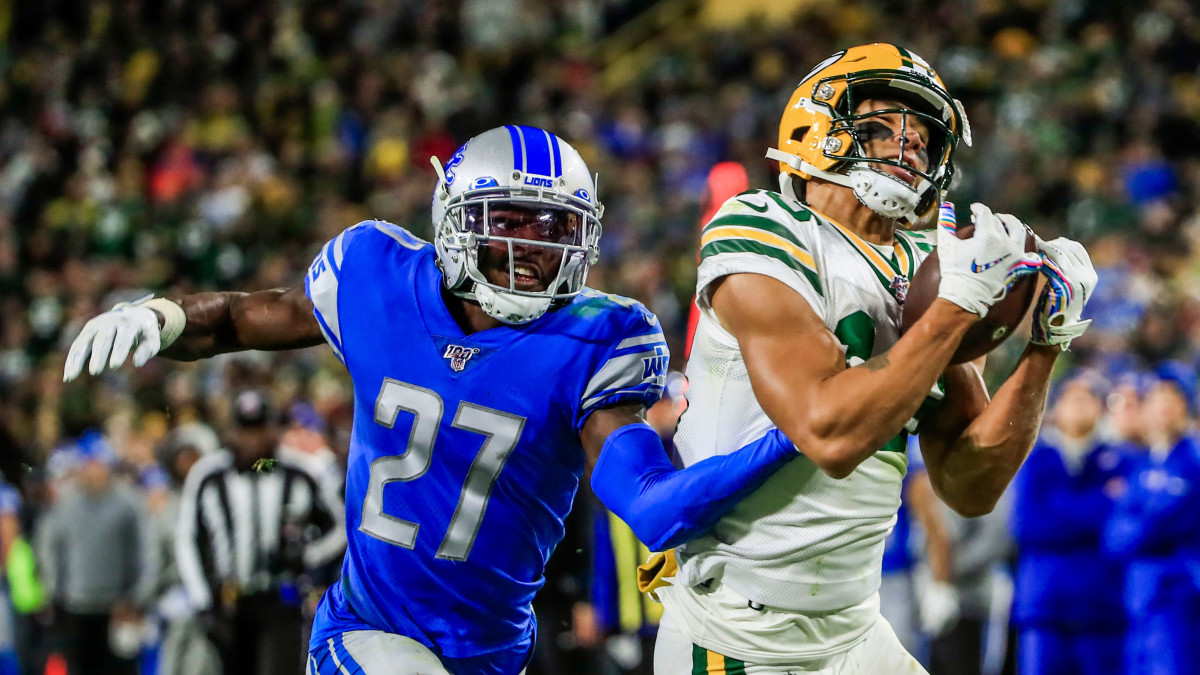 Packers WR Allen Lazard catches a TD pass from Aaron Rodgers to trim the Lions' lead in the fourth quarter. 