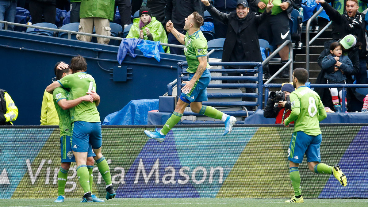 Jordan Morris scores for Seattle Sounders in the MLS playoffs
