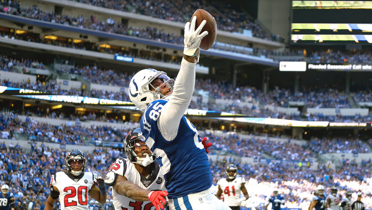 Eric Ebron's one-handed catch was originally ruled incomplete.