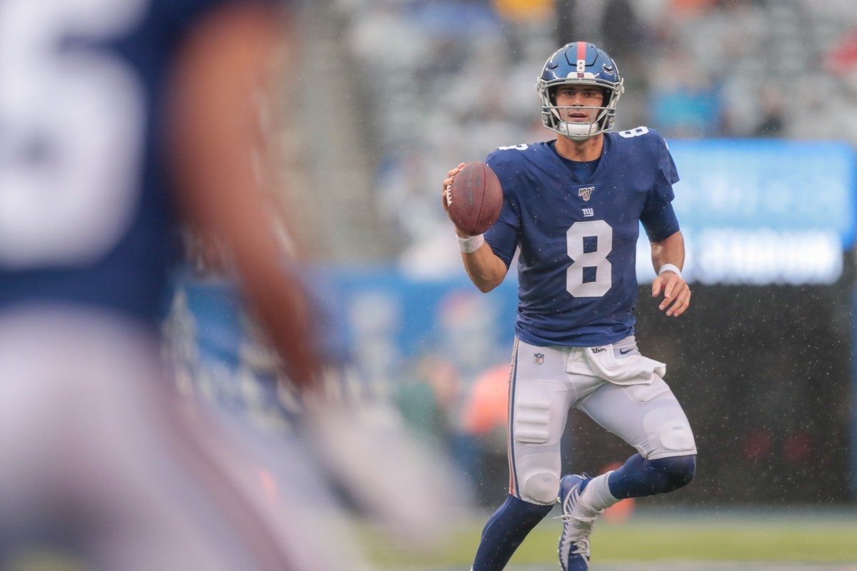 Oct 20, 2019; East Rutherford, NJ, USA; New York Giants quarterback Daniel Jones (8) looks to pass during the second half against the Arizona Cardinals at MetLife Stadium.