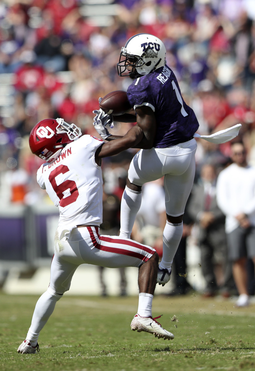 Oct 20, 2018; Fort Worth, TX, USA; Oklahoma Sooners cornerback Tre Brown (6) defends a pass intended for TCU Horned Frogs wide receiver Jalen Reagor (1) during the second half at Amon G. Carter Stadium. Mandatory Credit: Kevin Jairaj-USA TODAY Sports