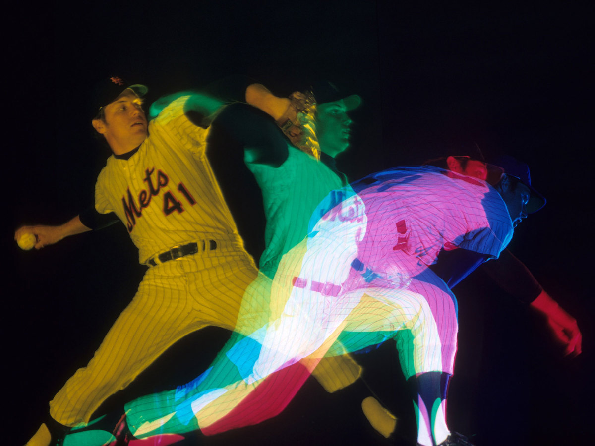 tom-seaver-pitching