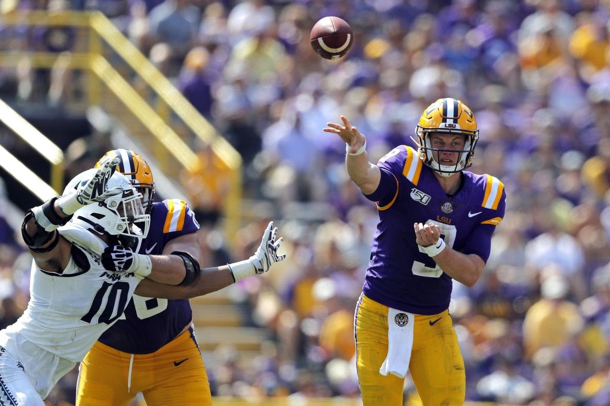 UTAH_ST_LSU_FOOTBALL_56418889