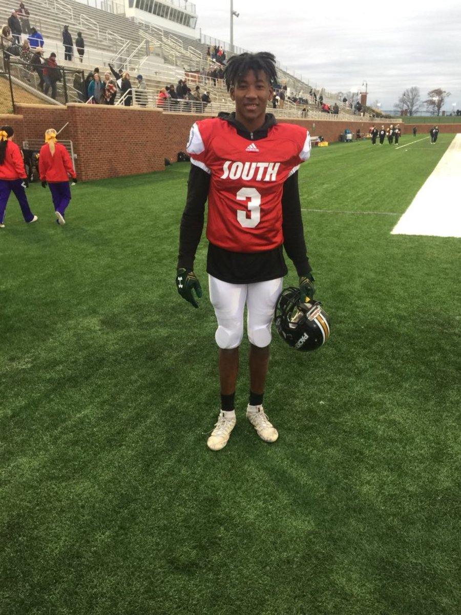 Cornerback Receives Offer from Mountaineers Sports