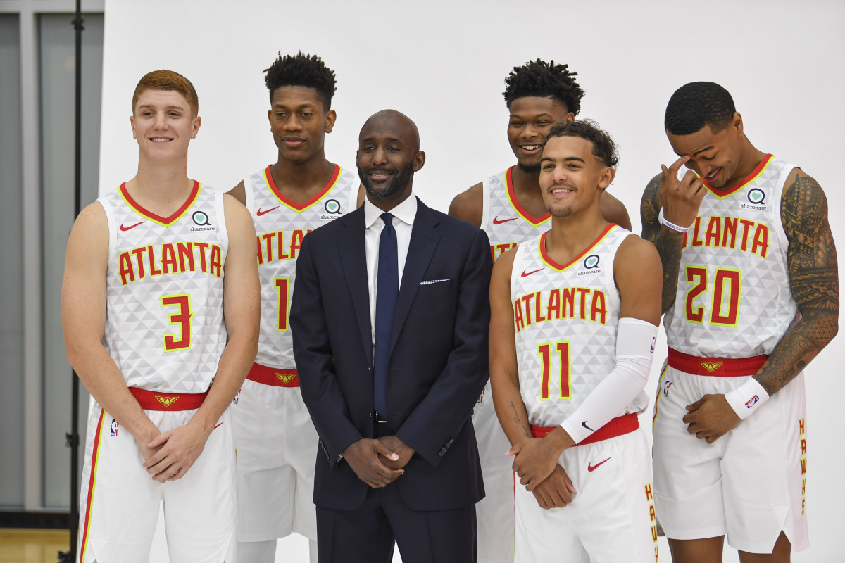 Atlanta Hawks Road Uniform - National Basketball Association (NBA