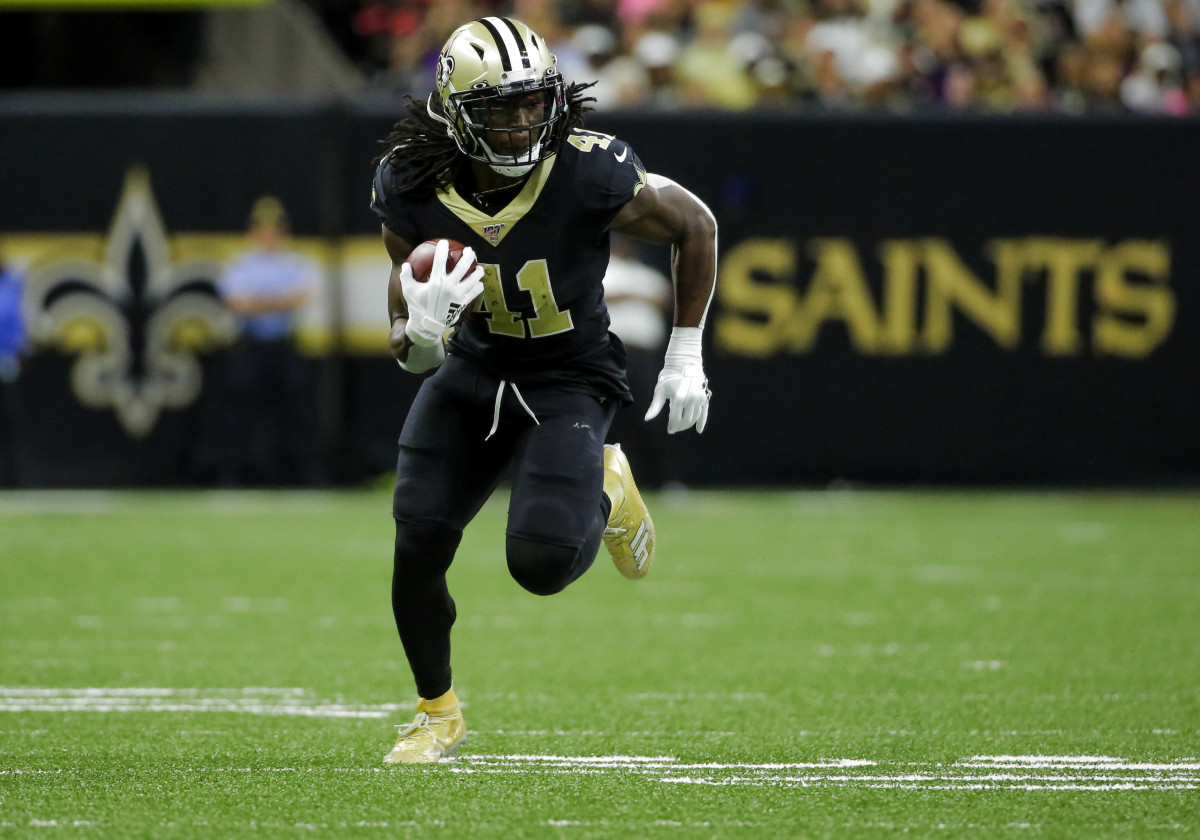 Oct 6, 2019; New Orleans, LA, USA; New Orleans Saints running back Alvin Kamara (41) runs against the Tampa Bay Buccaneers during the fourth quarter at the Mercedes-Benz Superdome. Mandatory Credit: Derick E. Hingle-USA TODAY Sports