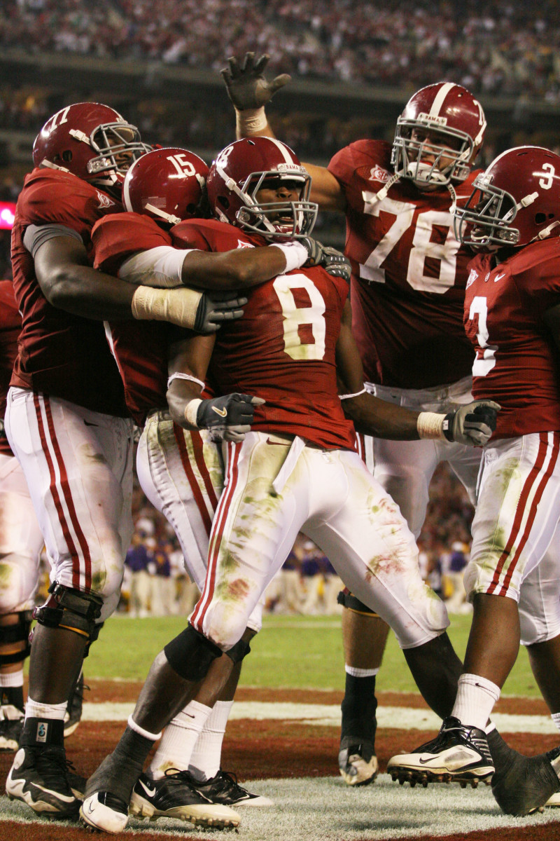 Julio Jones celebrate a touchdown with teammates