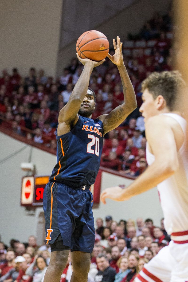 Illinois Fighting Illini guard Da'Monte Williams (20) shoots the ball in the second half against the Indiana Hoosiers at Assembly Hall.