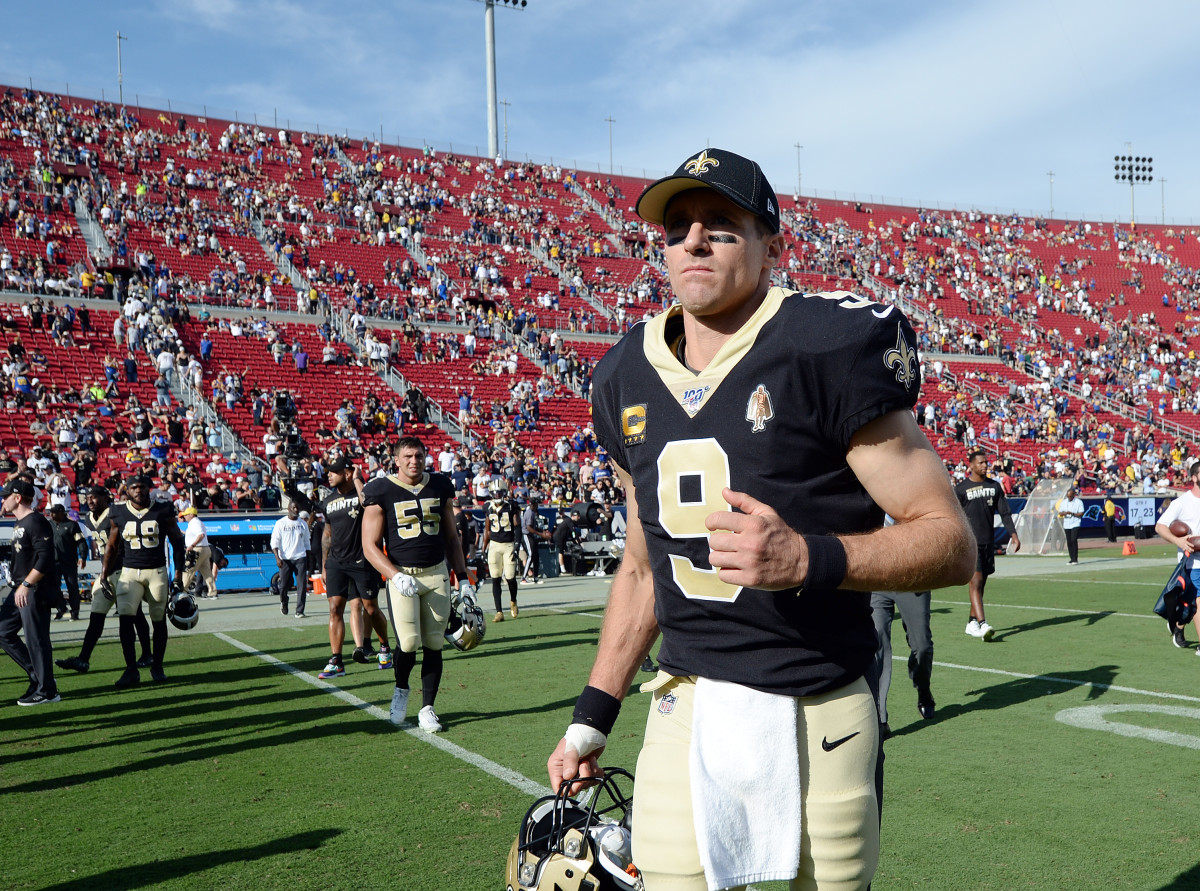 Brees Injures Right Thumb Ligament