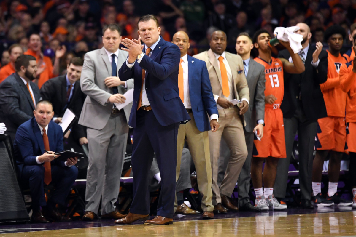 Illinois head coach Brad Underwood reacts in the first half of a 2017 game against Northwestern Wildcats at Allstate Arena.