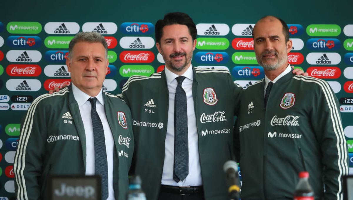 mexico-national-team-unveils-new-coach-gerardo-martino-5c345dd79429353148000003.jpg