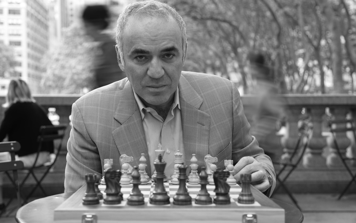 garry-kasparov-chess-new-york.jpg